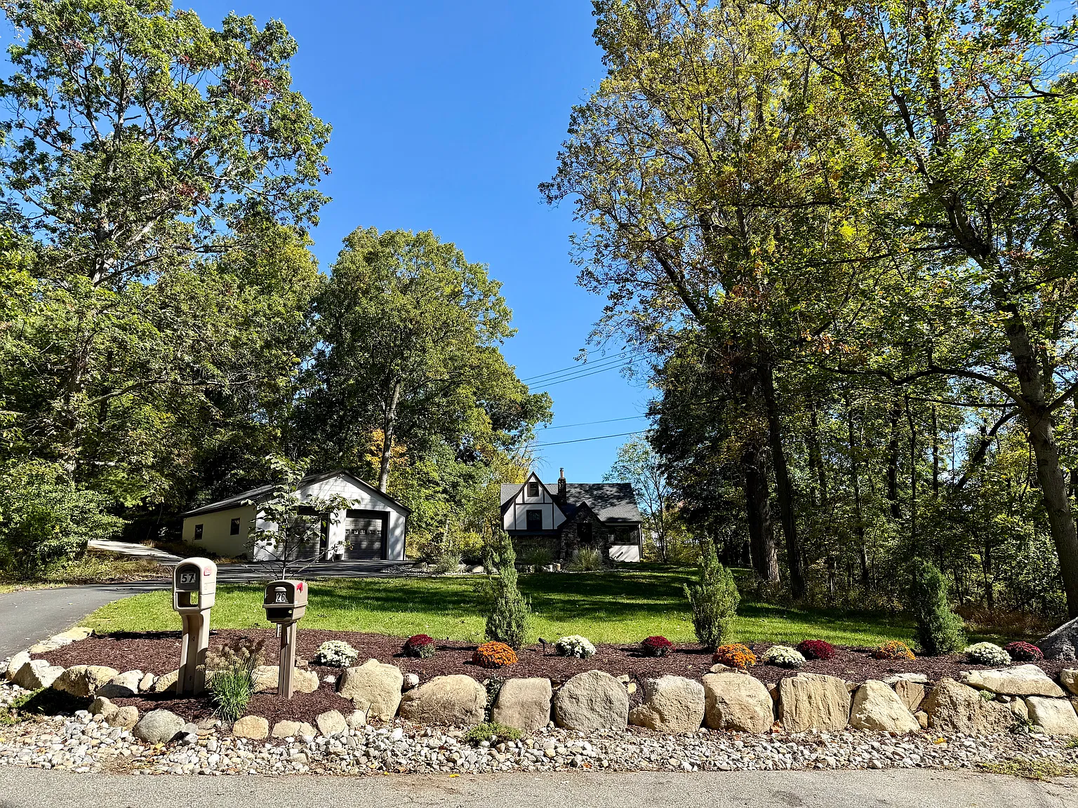 3 bed, $5,000 — Photo 2
