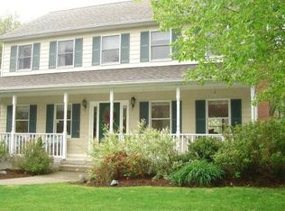 18 Pond View Dr, Wading River, NY 11792