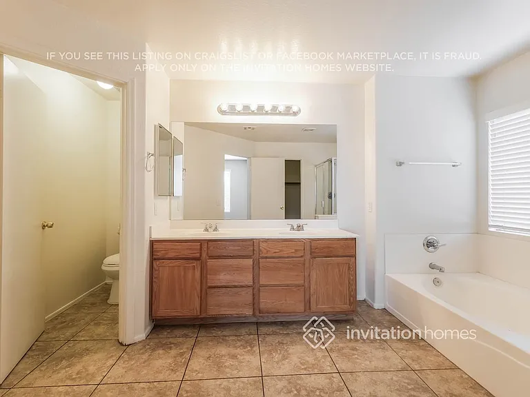 7914 W Claremont St — Photo 11