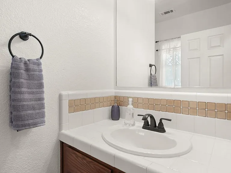 305 Poplar Ave — Photo 13