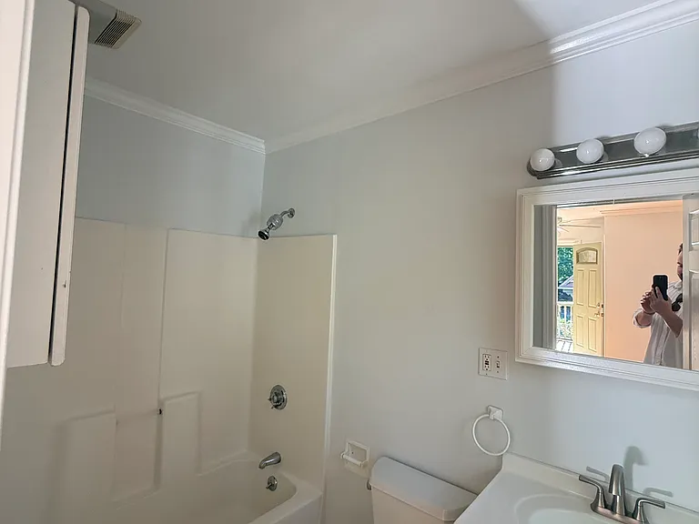 373 Lexington St #2 — Photo 8