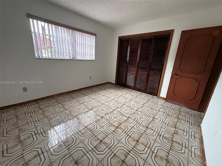 2524 SW 6th St — Photo 23