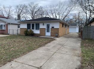 9167 Groschner St, Taylor, MI 48180