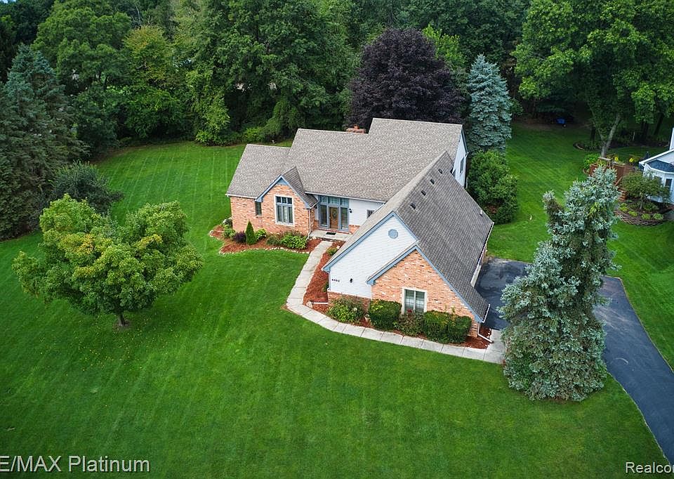 4082 Deerfield Ct, Brighton, MI 48114 | MLS #20230076731 | Zillow