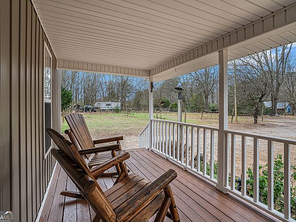 1061 Treadwell Bridge Rd, Statham, GA 30666 | Zillow