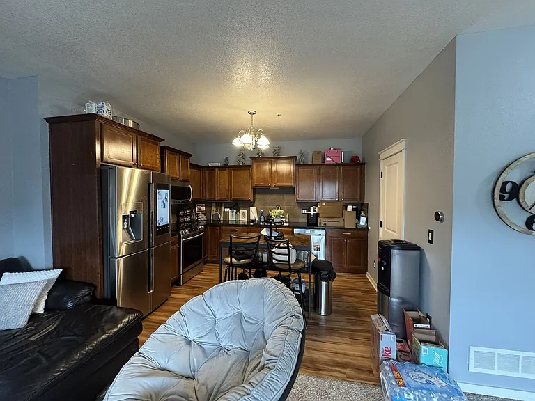 223 NE 45th Ln — Photo 3