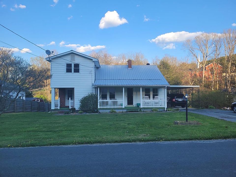 1st image of 302 Chestnut Dr