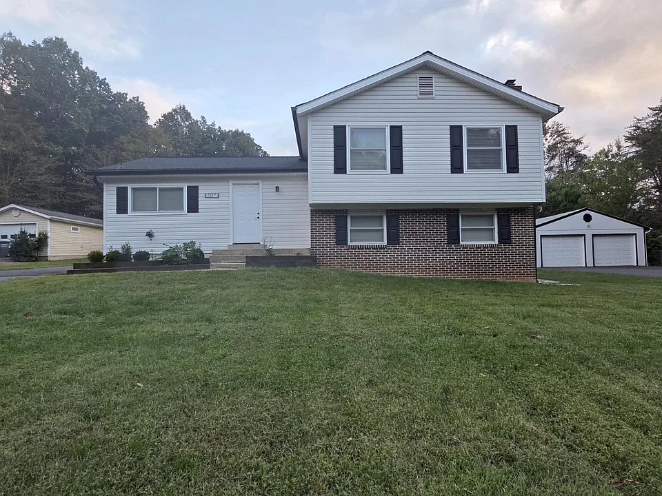 7337 Mariposa Dr