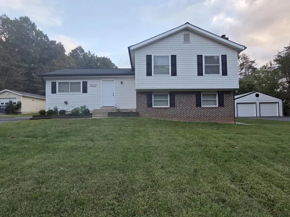 7337 Mariposa Dr, Manassas, VA 20112