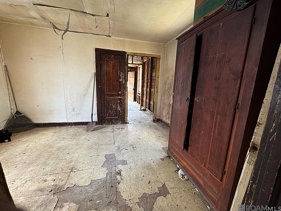 3rd image of 2065 Missouri St