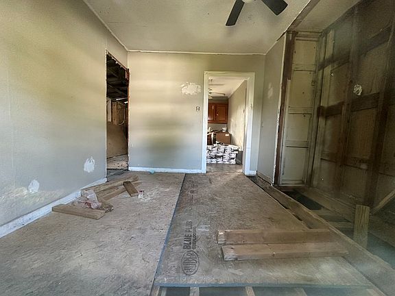 4th image of 318 Oakland St