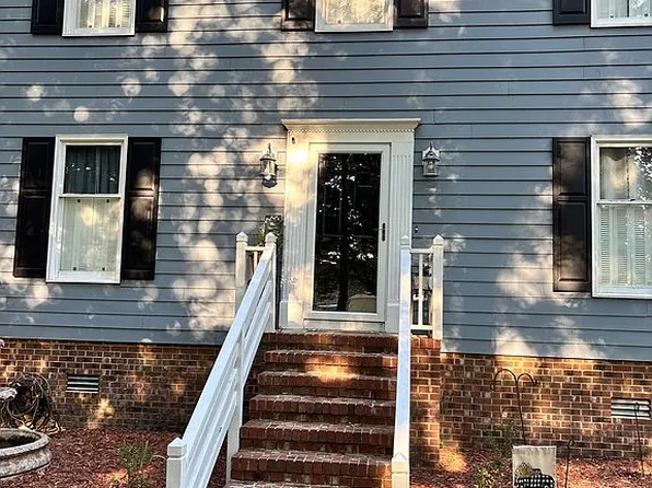 124 Country Pl, Washington, NC 27889