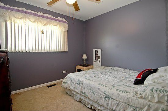 4th image of 9N492 Hobart Dr