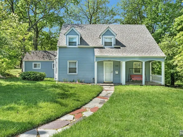 620 Northumberland Rd, Teaneck, NJ 07666