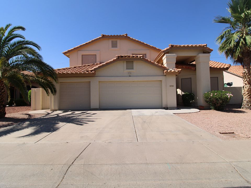 Front view of home