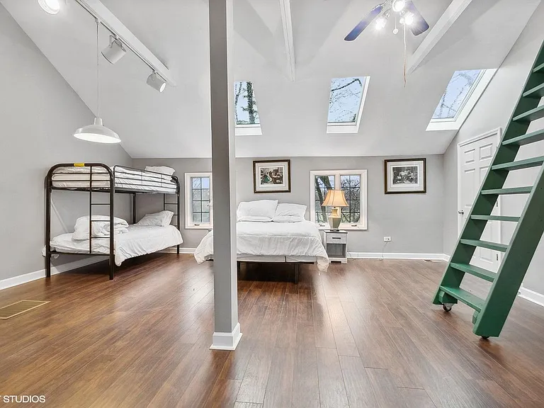 2404 Ridge Ave — Photo 11