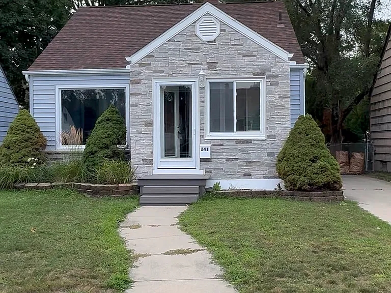 241 Devillen Ave — Photo 34