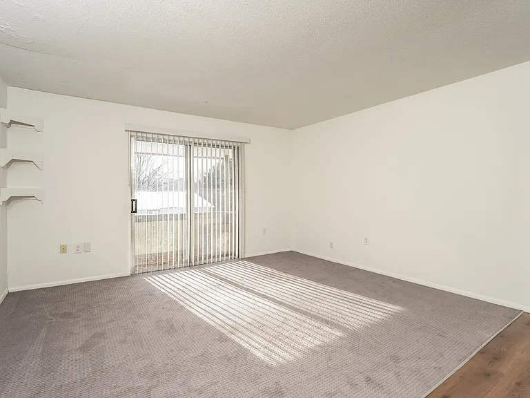 2205 Sunderland Rd #115D — Photo 3