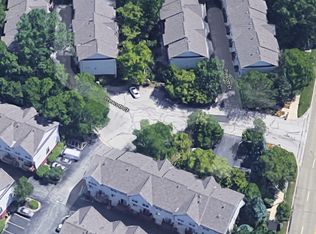 704 Prescott Ct #107B, Naperville, IL