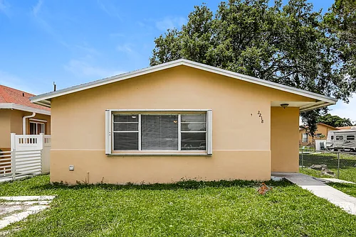 2218 Farragut St Photo 1