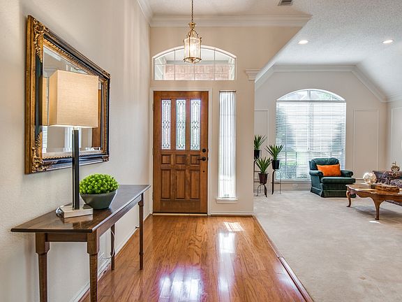 2nd image of 936 Kingwood Cir