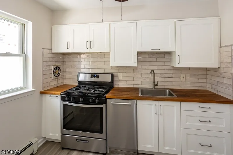 1 bed, 1.0 bath, 800 sqft, $1,875 — Photo 4