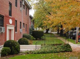 5 Adelaide St, Floral Park, NY 11001
