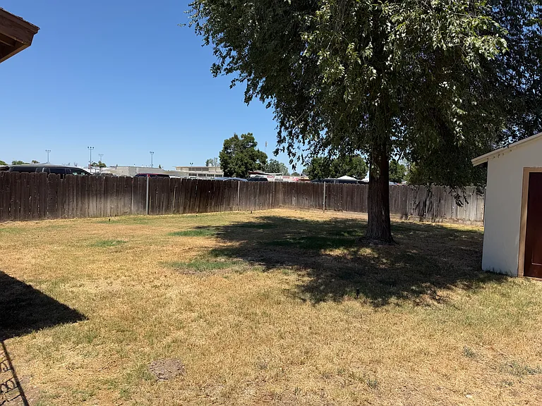400 E Grangeville Blvd — Photo 30