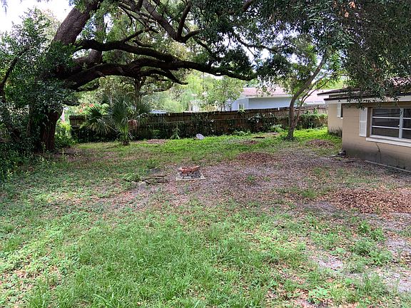 5th image of 1347 Clematis Ln