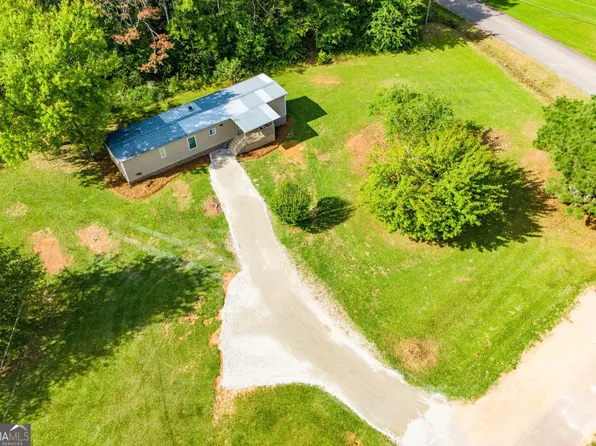 24 Twin Oak Dr, Carrollton, GA 30117