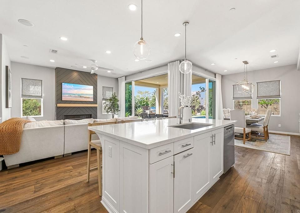 1st image of 16490 Edgehill Rd