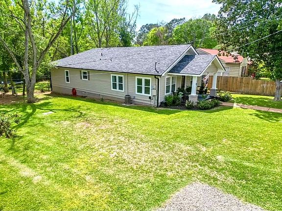 2nd image of 714 E Neches St