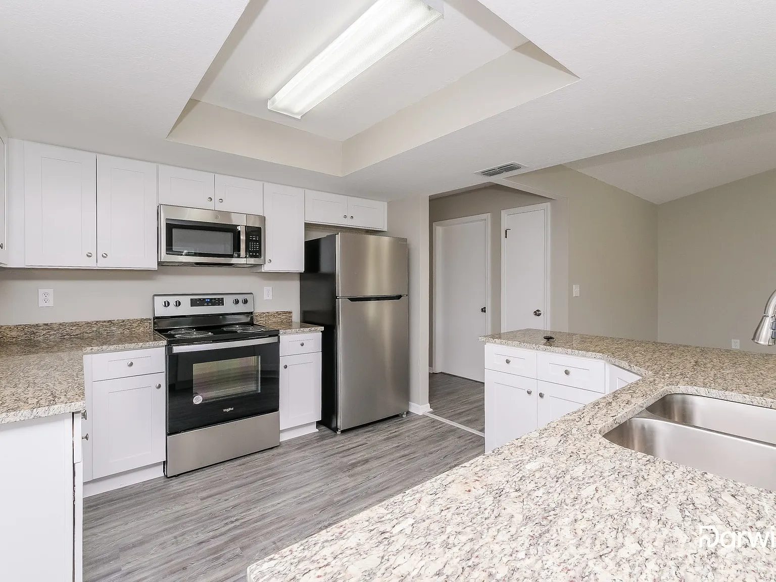3 bed, 2.0 bath, 1981 sqft, $2,099 — Photo 3