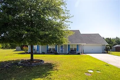 4 bed, 2.0 bath, 1946 sqft, $1,850 — Photo 1