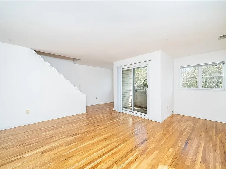 39 Hamilton Ave #C — Photo 10
