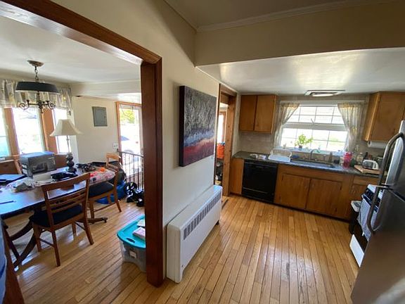 4th image of 58 Glenwood Ave