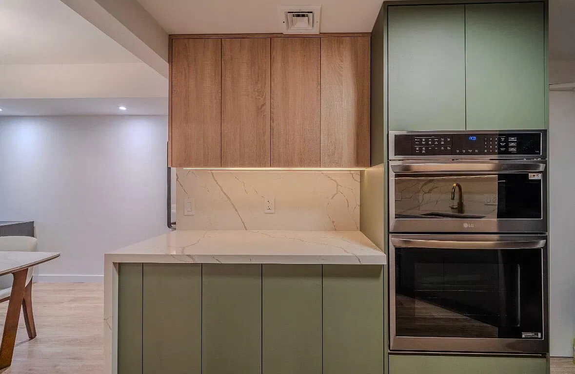 801 Brickell Bay Dr — Photo 3