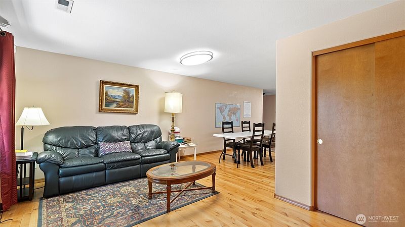 4th image of 87 Sullivan Place