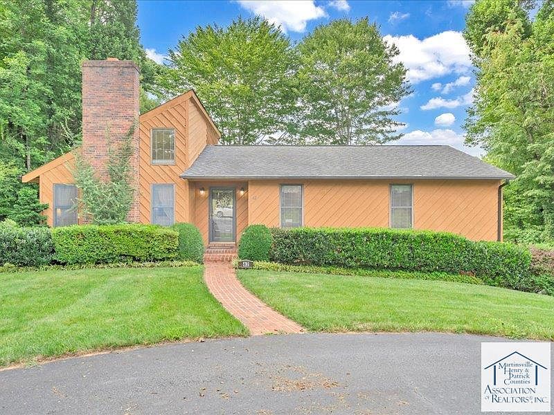 1st image of 42 Fairview Dr