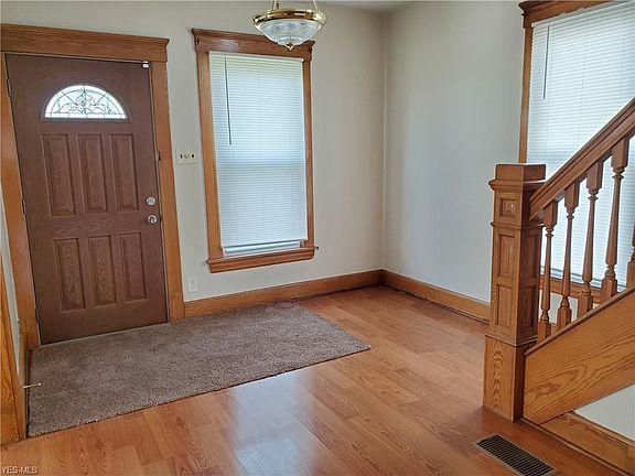 3rd image of 1241 W 11th St