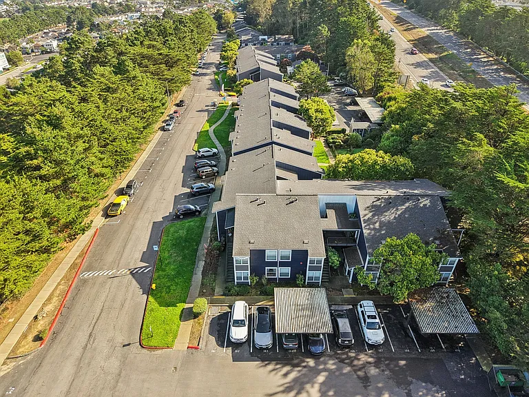 Skyline Heights Apartments — Photo 24