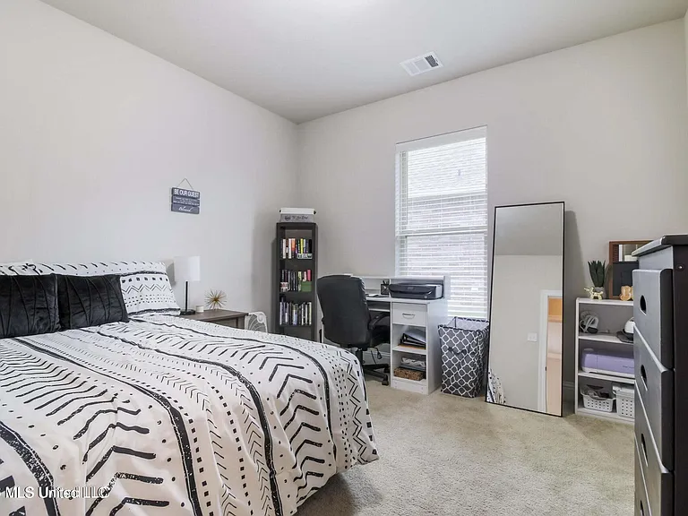 3700 Victor Ln — Photo 16