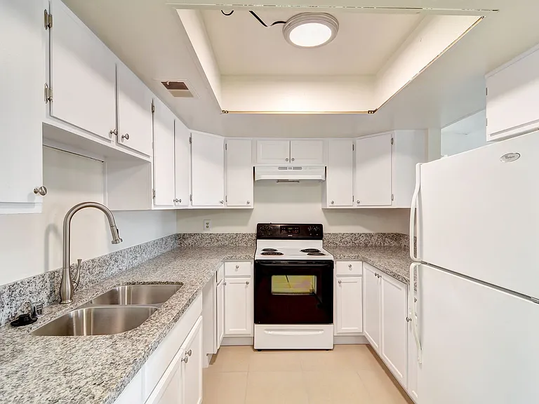 2981 Country Manor Ln #117 — Photo 5