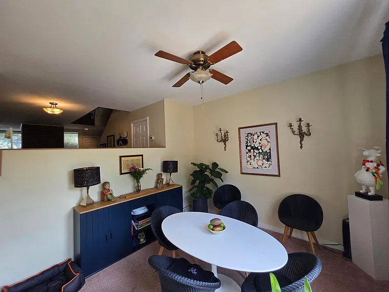 717 Botetourt Gdns — Photo 9