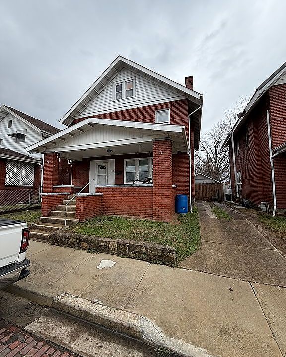 1st image of 332 Lynda Ct