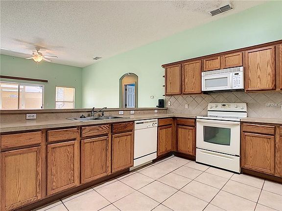 5th image of 854 Nelson Dr