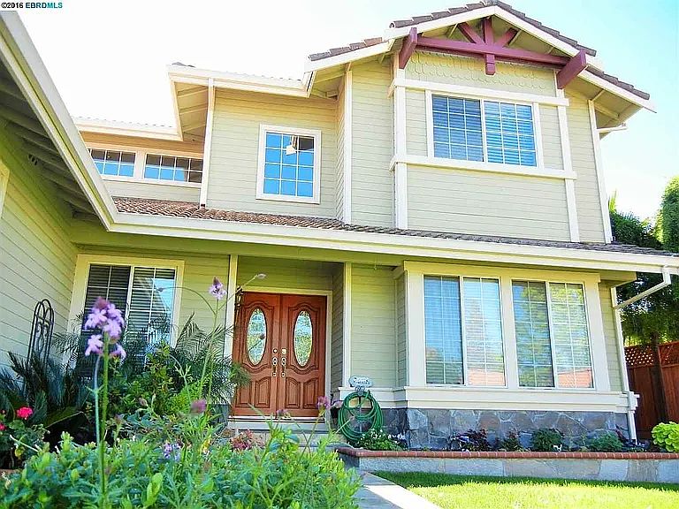1st image of 368 Pecan Pl