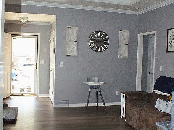 5th image of 176 James Dr