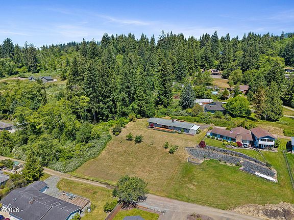 2nd image of 3150 Aldercrest Rd