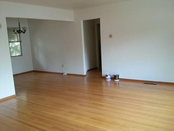 4th image of 1316 Hoover St